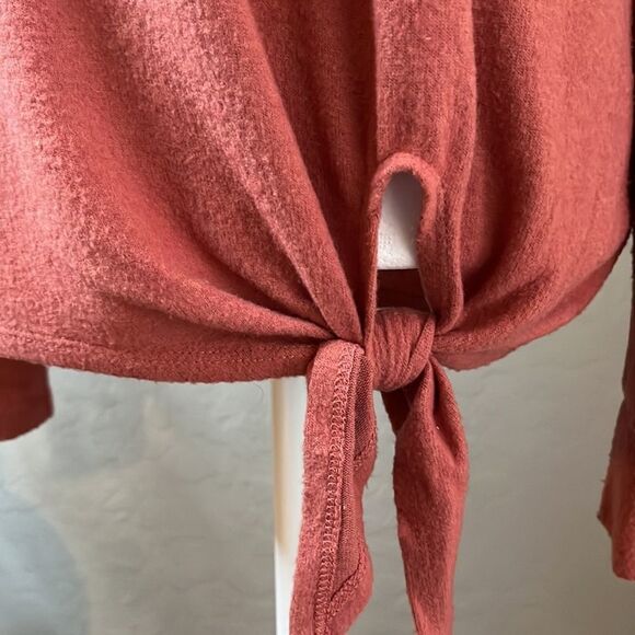 NINE Britton long sleeved color block sweater. Ties at the bottom. Size xs. Soft - Picture 2 of 9